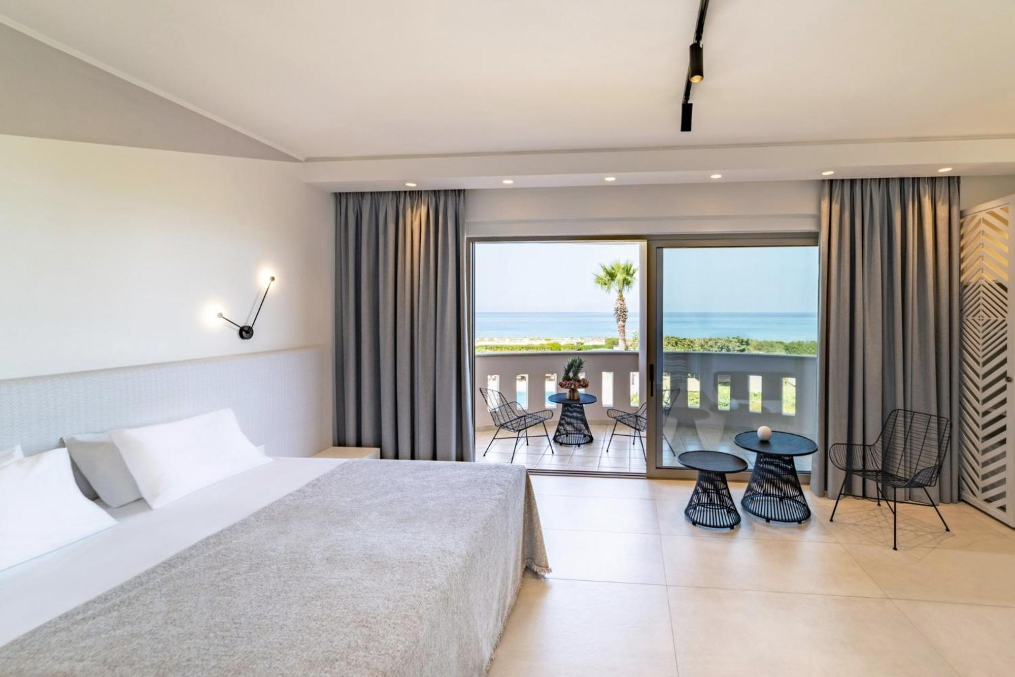 San Giovanni Beach Resort And Suites Agios Ioannis  Exteriör bild