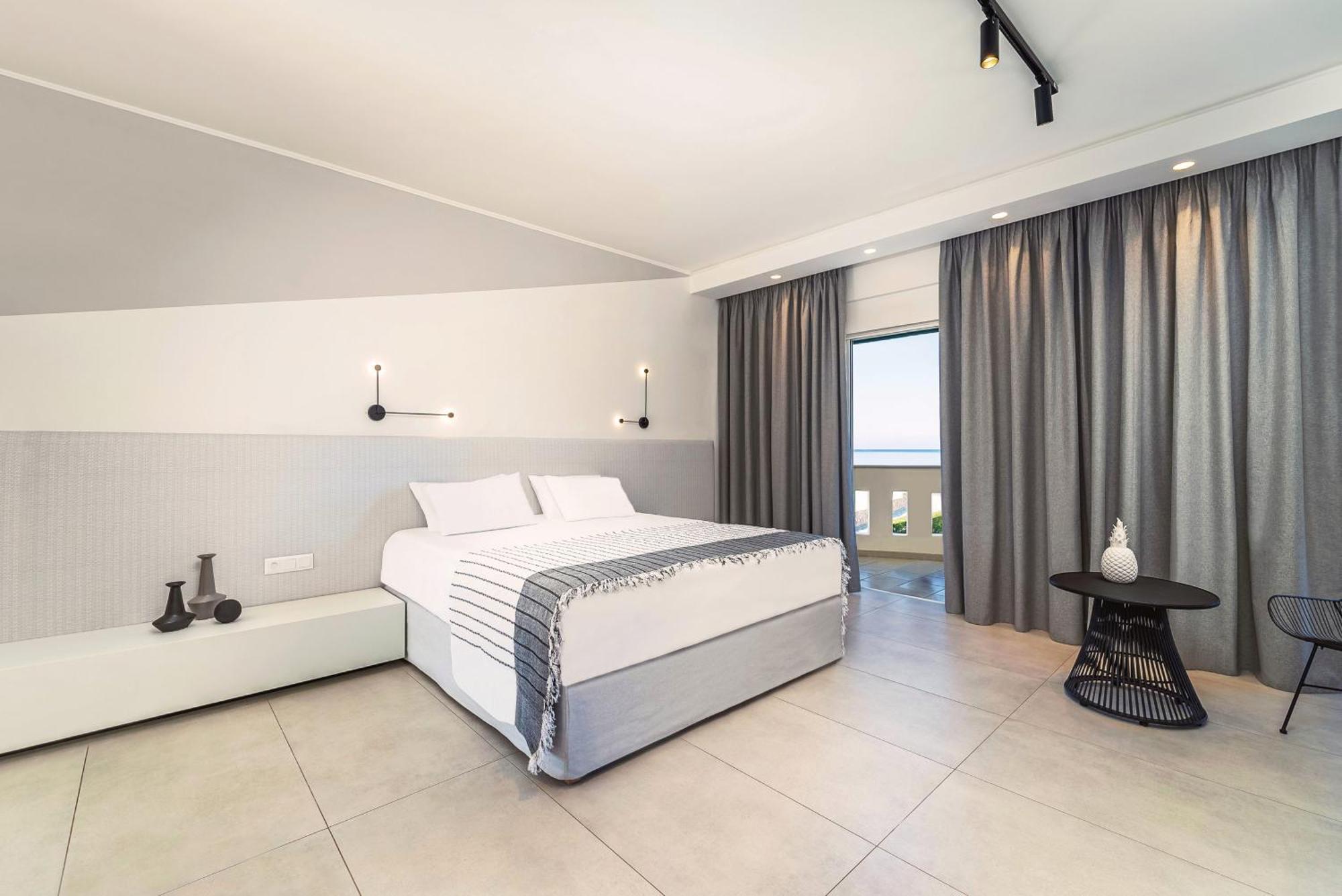 San Giovanni Beach Resort And Suites Agios Ioannis  Exteriör bild