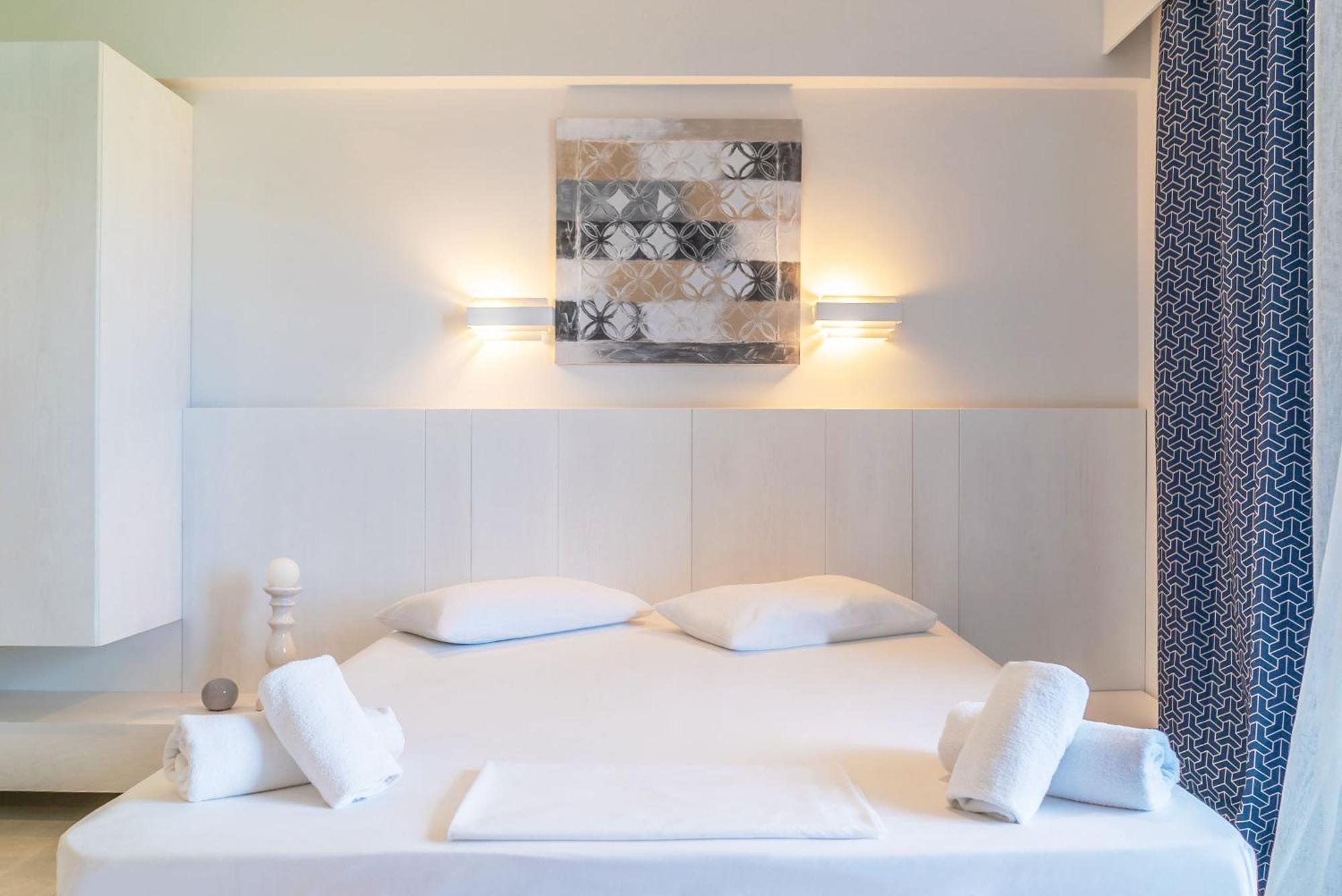 San Giovanni Beach Resort And Suites Agios Ioannis  Rum bild